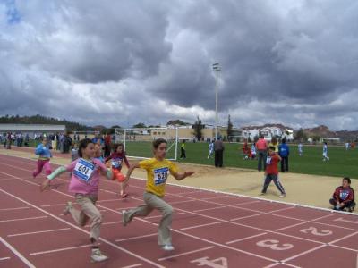 Nerva domina siete pruebas en la concentración de atletismo de la Cuenca