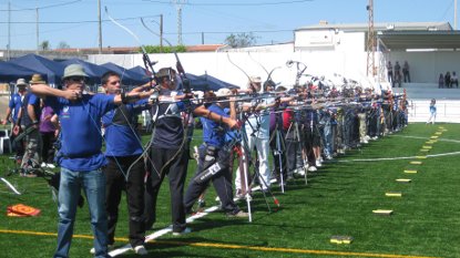 Más de 80 arqueros importan el tiro con arco a El Campillo